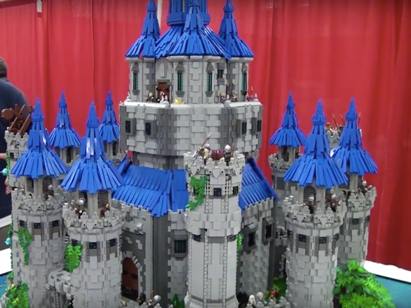 Illustration for article titled Epic Lego Hyrule Castle Took Zelda Superfan Two Years to Build